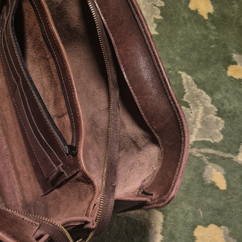 Elegant Dark Brown Leather Briefcase for Men - Picture 12 of 16